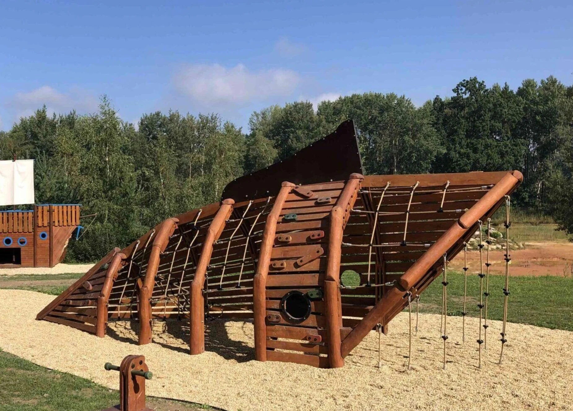 AT19030064-0-04 - image 04