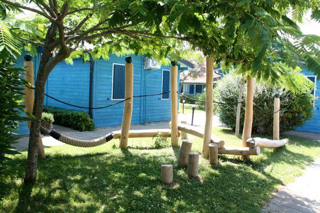 img-products-playgrounds-combined-structures-country-robinia-xrg02-img-xrg02-ginnico-equilibrio-630
