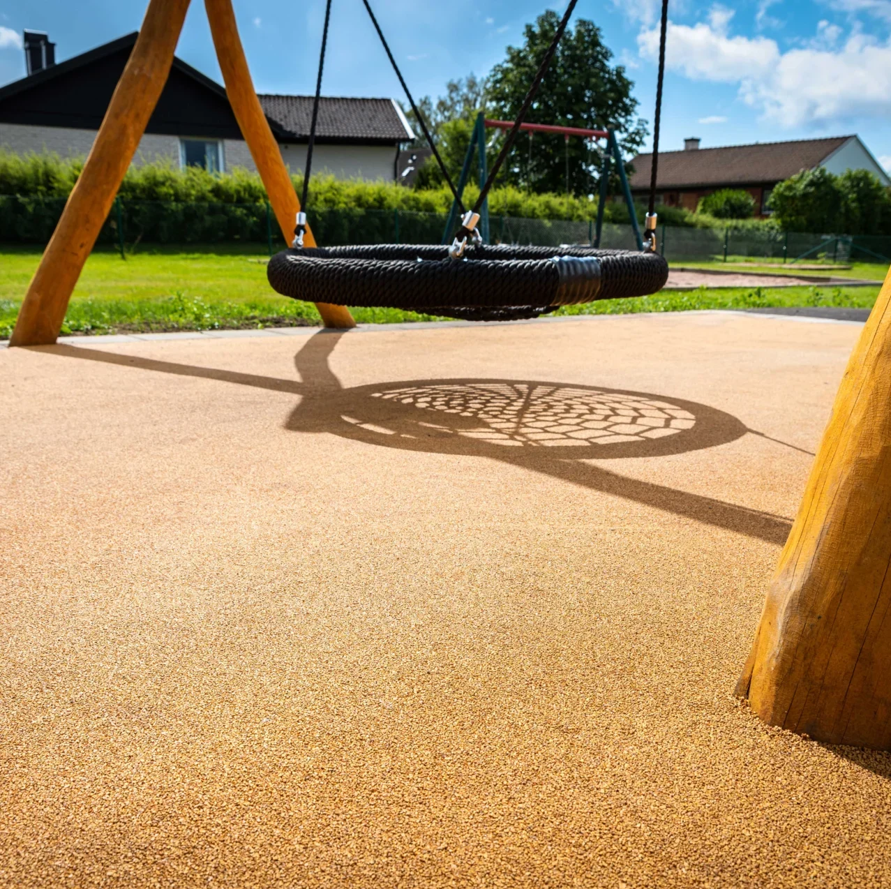 גנית פארק - משטח בטיחות שעם corkeen_play_ulricehamn_01_high_res (1)